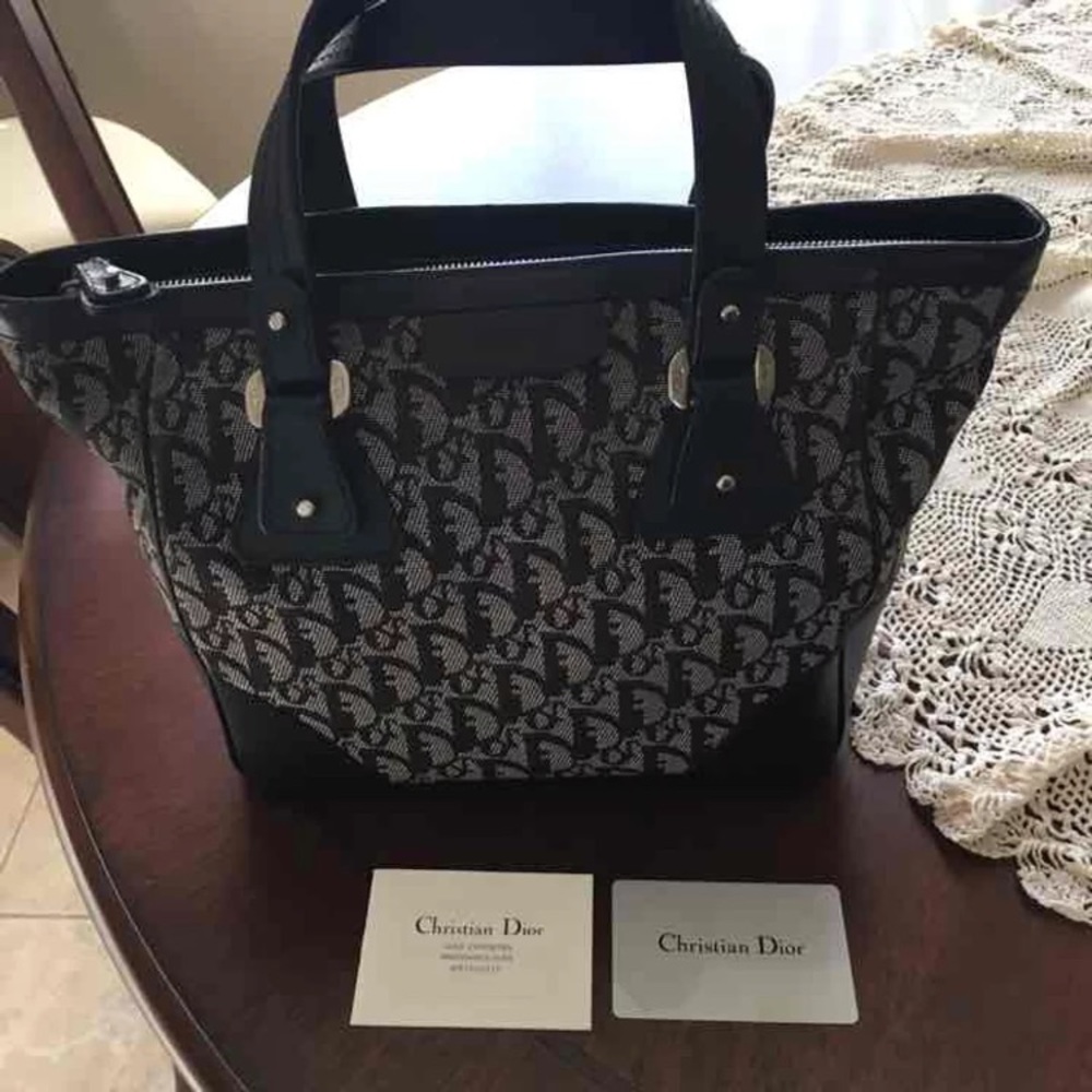 Christian Dior handbag! - Picture 5 of 8